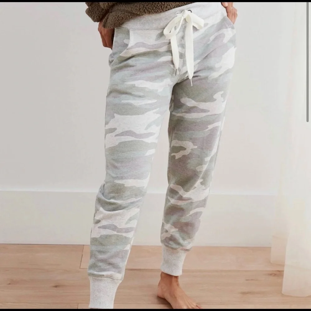 Aerie Camo Drawstring Joggers - Picture 2 of 7